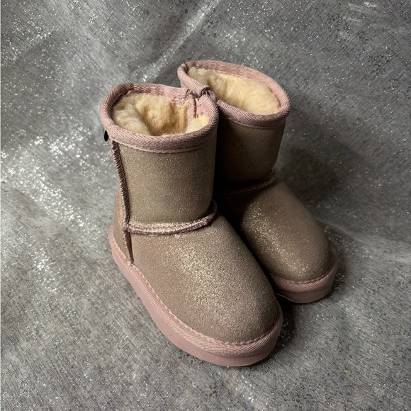 BearPaw Other - BearPaw Shimmering Gold and Pink Boots